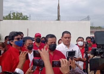 Denuncian burócratas a Óscar Godoy , presidente del Tribunal Burocrático