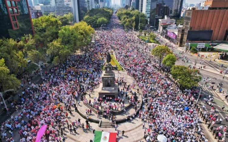 Marchas y entusiasmos