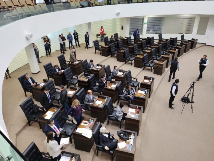 Echarán abajo “Súper Fiscalía”… panistas no se presentan al Congreso