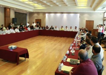 Los presupuestos: La gran diferencia de la 4T de AVA vs los vientos de FGCV