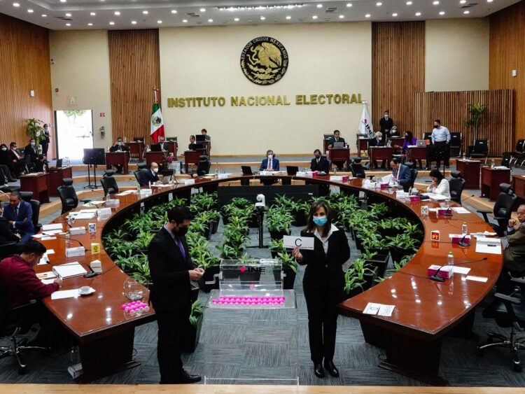 Malas instituciones, peores tradiciones