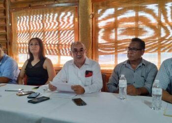 Trabajadores de Salud no ganan ni el salario mínimo: es un delito:PT