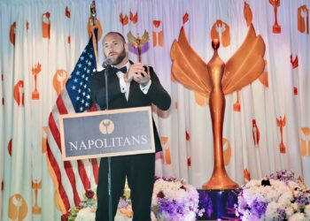 Reconocen con tres premios a Daniel Santos en The Napolitans Awards