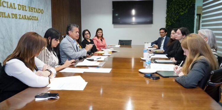 Acecho o “stalking” será castigado con cárcel en Coahuila