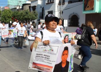 Policía Estatal agrede a buscadora de personas desaparecidas y a antropóloga estadounidense
