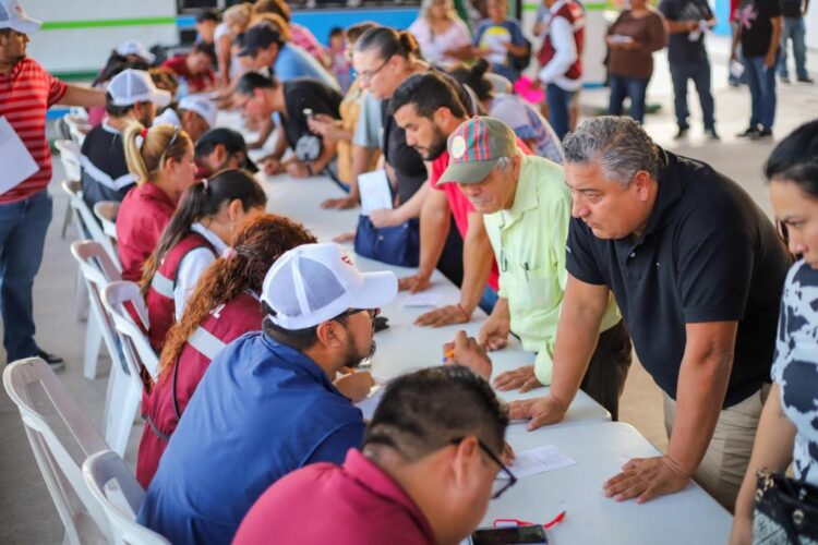 Inscribe Peña Ortiz a familias de Unidad Obrera en Programa Municipal