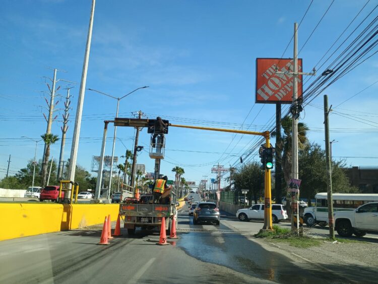 Rehabilita Gobierno de Reynosa sistema de semáforos