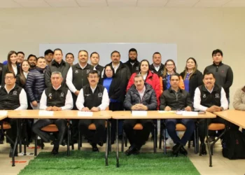 Dialoga Dámaso Anaya con universitarios de Río Bravo y Valle Hermoso
