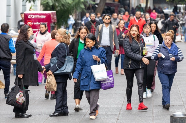 Mujeres en el Centro Histórico. Foto Pablo Ramos