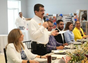 Preside el rector festejos en honor a las madres trabajadoras del SUTUAT