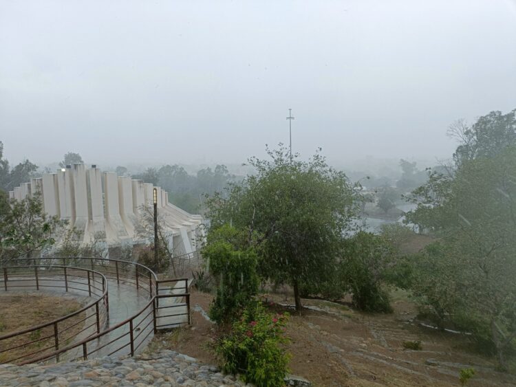 Colonias irregulares en riesgo de inundaciones y deslaves