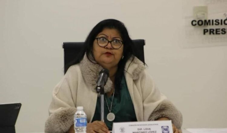 Panistas piden pensión vitalicia a diputada chapulina. La diputada panista, Lidia Martínez López.