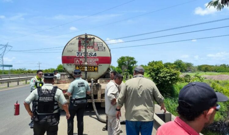 Coordinan acciones ante derrame de hidrocarburo en Altamira