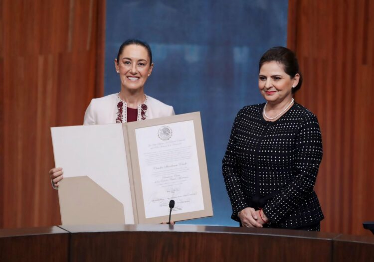 Claudia Sheinbaum recibe constancia de mayoría como presidenta electa de México. Foto de X @RGC_Mx