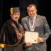 Entrega rector Dámaso Anaya el premio Investigación de Excelencia a profesor de la FIC-UAT