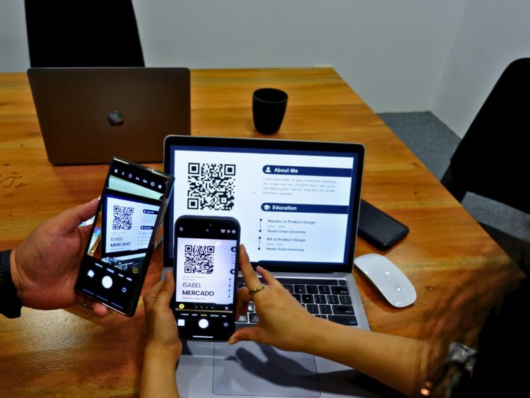 Alertan por incremento de fraudes a través de códigos QR. Foto de Marielle Ursua para Unsplash