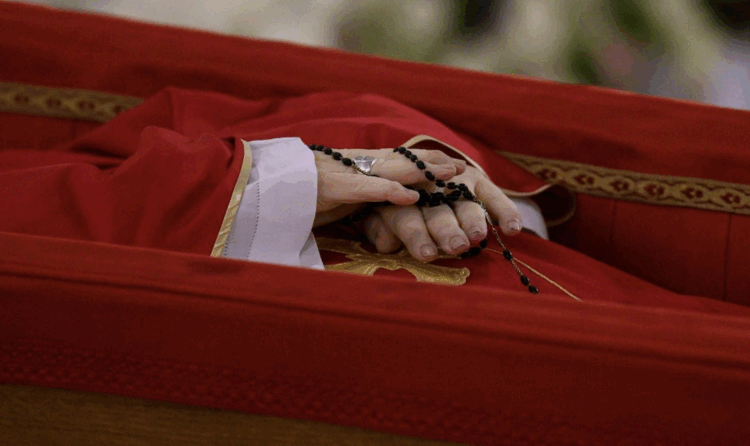 Funeral del papa Francisco será el 26 de abril; Rosa Icela Rodríguez acudirá. Foto de Vatican News