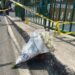 Flores en el lugar de los hechos del asesinato de Ximena Guzmán y José Muñoz
