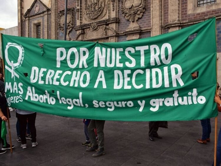 Discusión sobre aborto Foto IMER