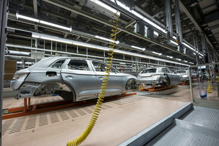 Autopartes mexicanas no tendrán aranceles de Estados Unidos. Foto de Carlos Aranda para Unsplash
