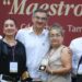 Refrenda Américo alianza con maestros; entrega 284 condecoraciones