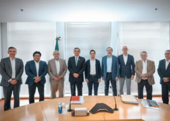 Gestiona gobernador de Tamaulipas, con Banobras, recursos para carreteras, puentes y Puerto del Norte