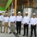 Recorre gobernador Américo Villarreal planta que transforma plásticos en combustibles en Altamira