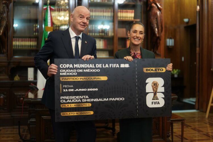 Claudia Shienbaum y Gianni Infantino en reunión en Palacio Nacional. Foto: X