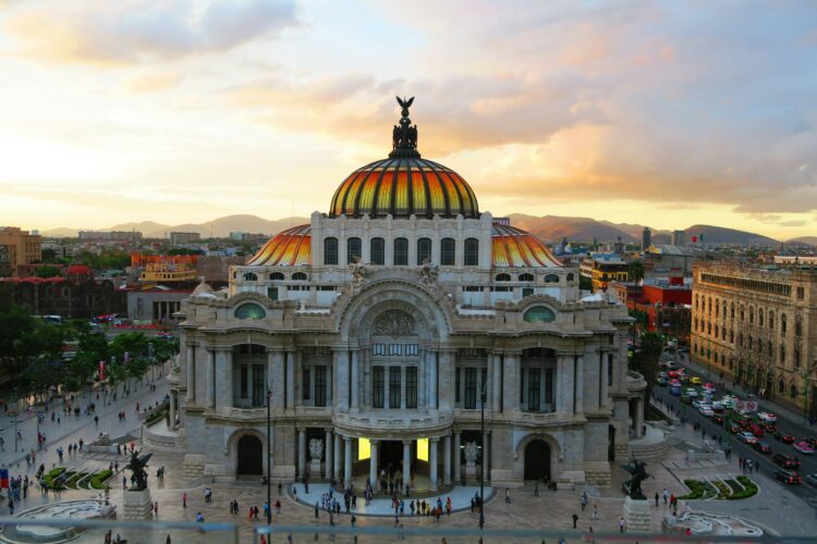 EE.UU. marca 30 estados de México en alerta de seguridad. Foto de David Carballar para Unsplash
