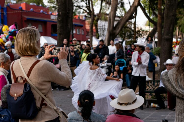 Alertas de viaje de EE.UU. no tienen mucho impacto, asegura Sheinbaum. Foto de Patty Zavala para Unsplash