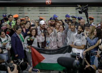 Llegan integrantes mexicanos de la Global Sumud Flotilla. Foto de Saúl Peña