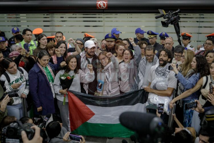 Llegan integrantes mexicanos de la Global Sumud Flotilla. Foto de Saúl Peña