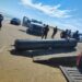Basura espacial comienza a llegar a Playa Bagdad tras lanzamiento de SpaceX; hay un delfín muerto. Foto de Facebook Conibio Global