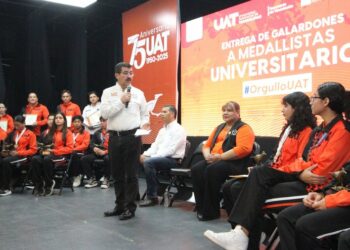 Entrega rector el galardón “Orgullo UAT” tras desempeño histórico de medallistas universitarios