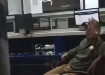 Separan de sus cargos a agentes de migración en Matamoros por pedir dinero a paisanos. Foto tomada de video