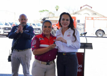Entrega alcaldesa Carmen Lilia Canturosas 20 unidades y una apagadora nueva a Protección Civil y Bomberos