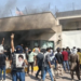 Iraníes protestan en el Consulado de Estados Unidos en Karachi. Foto de Mher Agency News