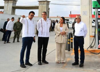 Supervisa gobernador operaciones y despacho de la Gasolinera del Pueblo