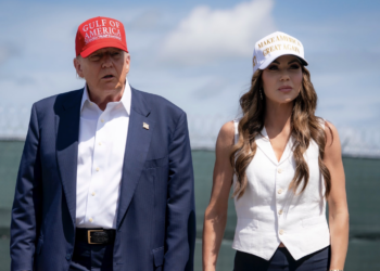Trump saca a Noem del Departamento de Seguridad Nacional. Foto de X Kristi Noem