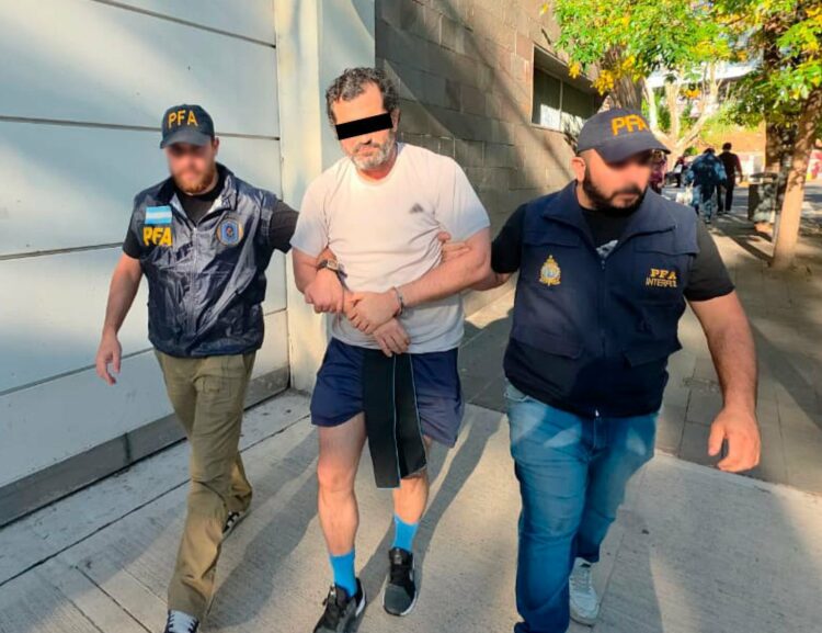 Detienen en Argentina al contralmirante Fernando 'N' implicado en huachicol fiscal. Foto de Semar