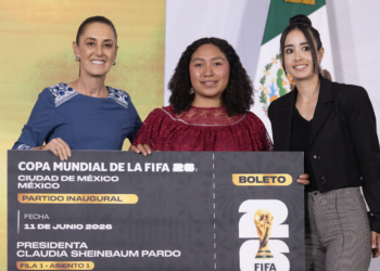 Joven de Veracruz gana boleto de Sheinbaum para la inauguración del Mundial. Foto de Presidencia