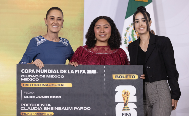 Joven de Veracruz gana boleto de Sheinbaum para la inauguración del Mundial. Foto de Presidencia