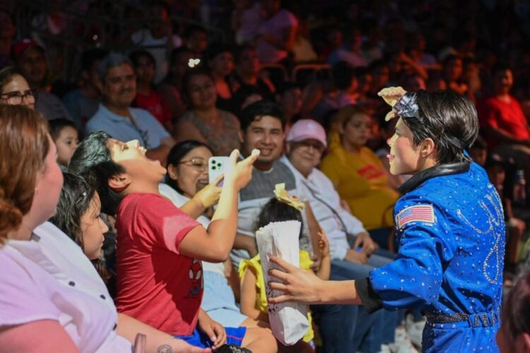 Festejan Lucy y Lalo a niñas y niños en su día