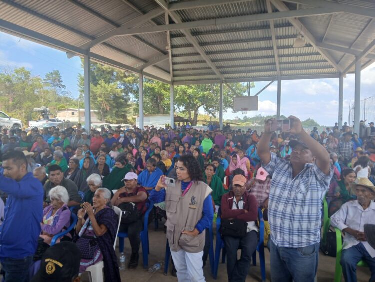 Desplazados de Guerrero no quieren regresar a comunidades por temor, revela CIPOG-EZ. Foto de Rosalba Ramírez