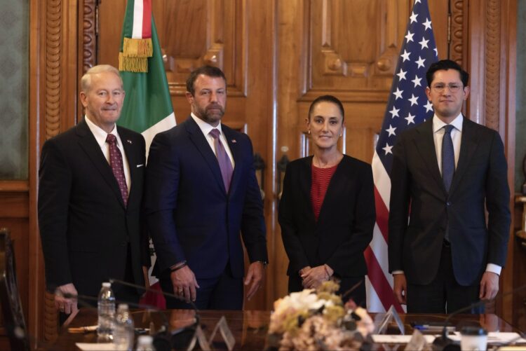 Quedó muy claro que hay colaboración pero no subordinación: Sheinbaum sobre visita de Mullin. Foto de X Claudia Sheinbaum