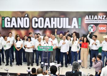 Entre irregularidades y señalamientos de compra de voto, el PRI arrasa en elección de distritos de Coahuila. Foto de Eugenia Cabriales