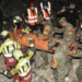 Equipos de emergencia mexicanos rescatan a dos personas con vida en Venezuela. Foto tomada de video