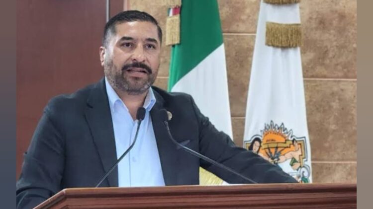 Diputado de Baja California solicita licencia y deja a su hijastro en el cargo | Foto Web