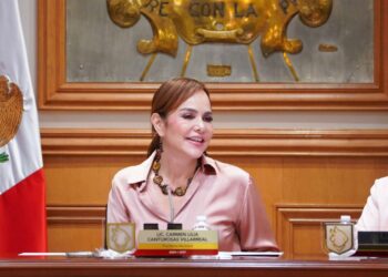 CARMEN LILIA CANTUROSAS PONE FIN A UNA DEUDA DE 580 MILLONES QUE NUEVO LAREDO ARRASTRA DESDE 2008