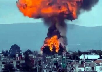 Estallan cuatro pipas de “huachigas” Tepeaca, Puebla; evacuan a 2 mil personas | Foto Web